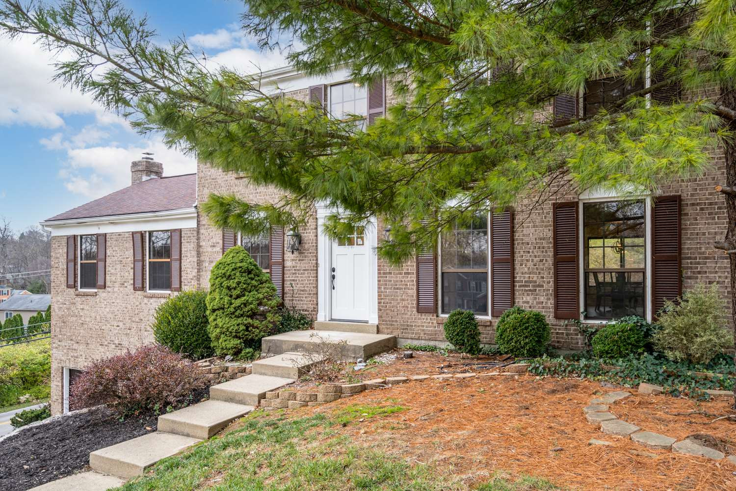 2048 Amsterdam Road Crescent Springs, KY 41017 - Photo 2 of 43 Gallery Image 2