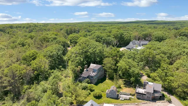 $999,999 | 41 Circuit Road, York, ME 03902