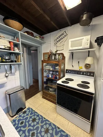 $999,999 | 41 Circuit Road, York, ME 03902