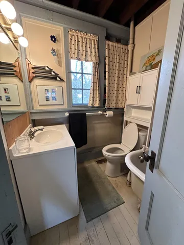 $999,999 | 41 Circuit Road, York, ME 03902