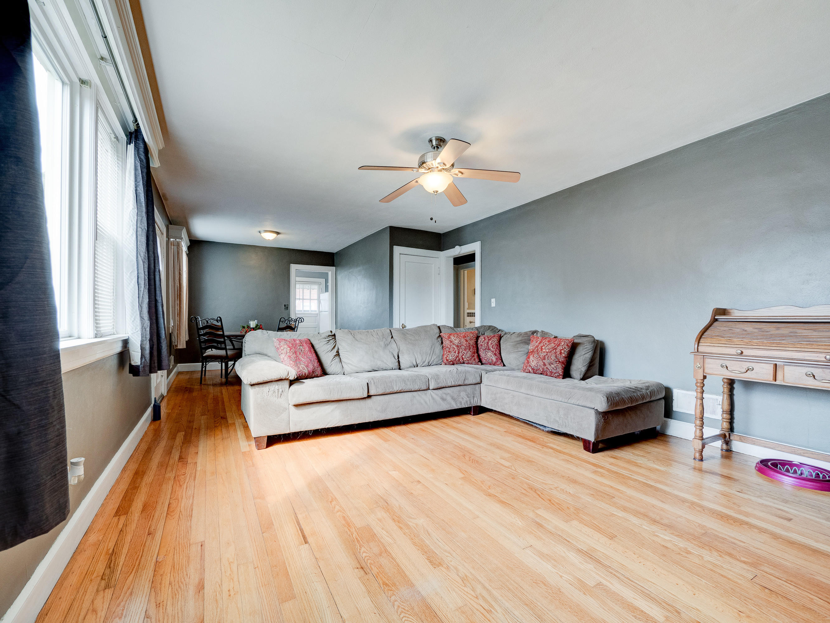 5333 Malvern Road Roanoke, VA 24012 - Photo 12 of 30 Living Room