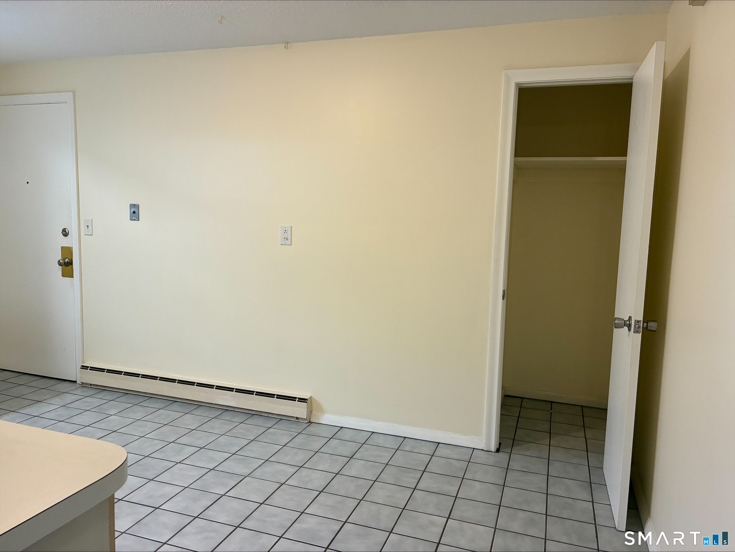 26 College Street, Unit 2 Clinton, CT 06413 - Photo 10 of 27 a view of an empty room