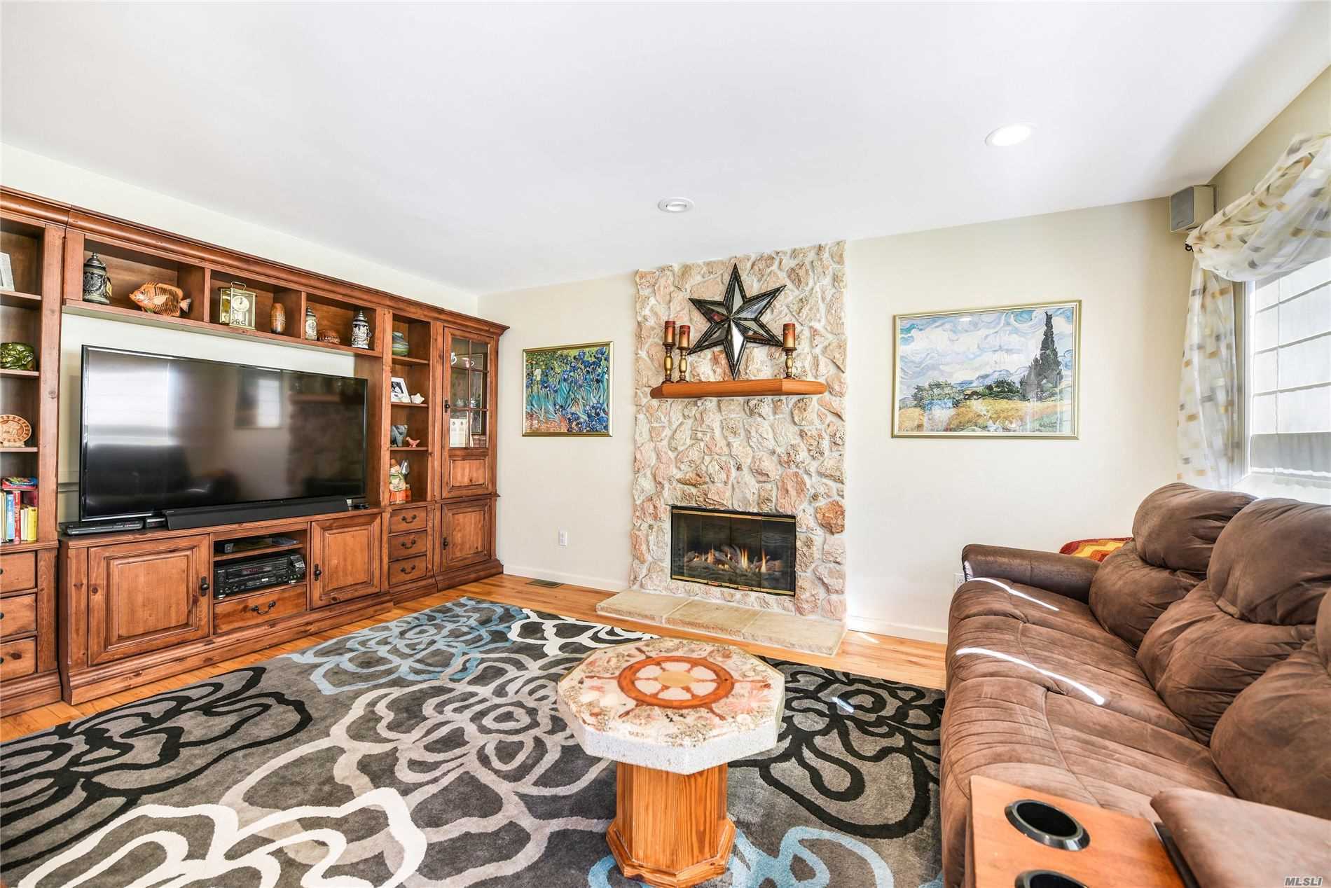 95 Country Club Road Bellport, NY 11713 - Photo 11 of 19