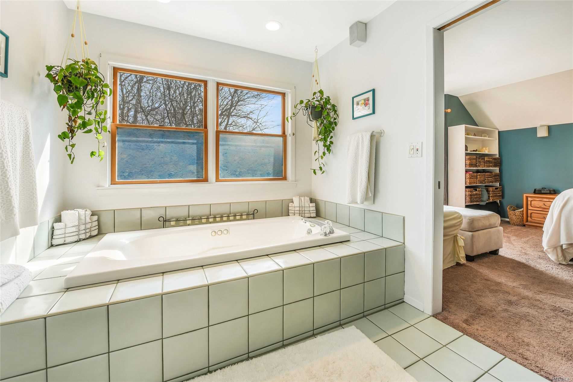 95 Country Club Road Bellport, NY 11713 - Photo 13 of 19