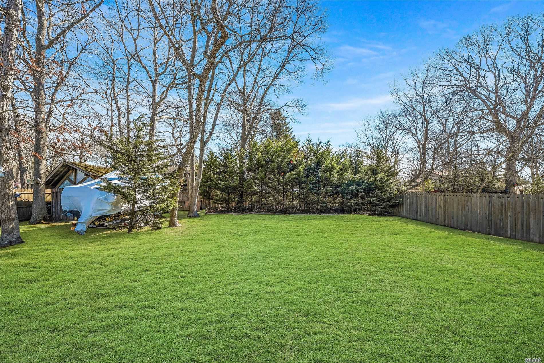 95 Country Club Road Bellport, NY 11713 - Photo 17 of 19