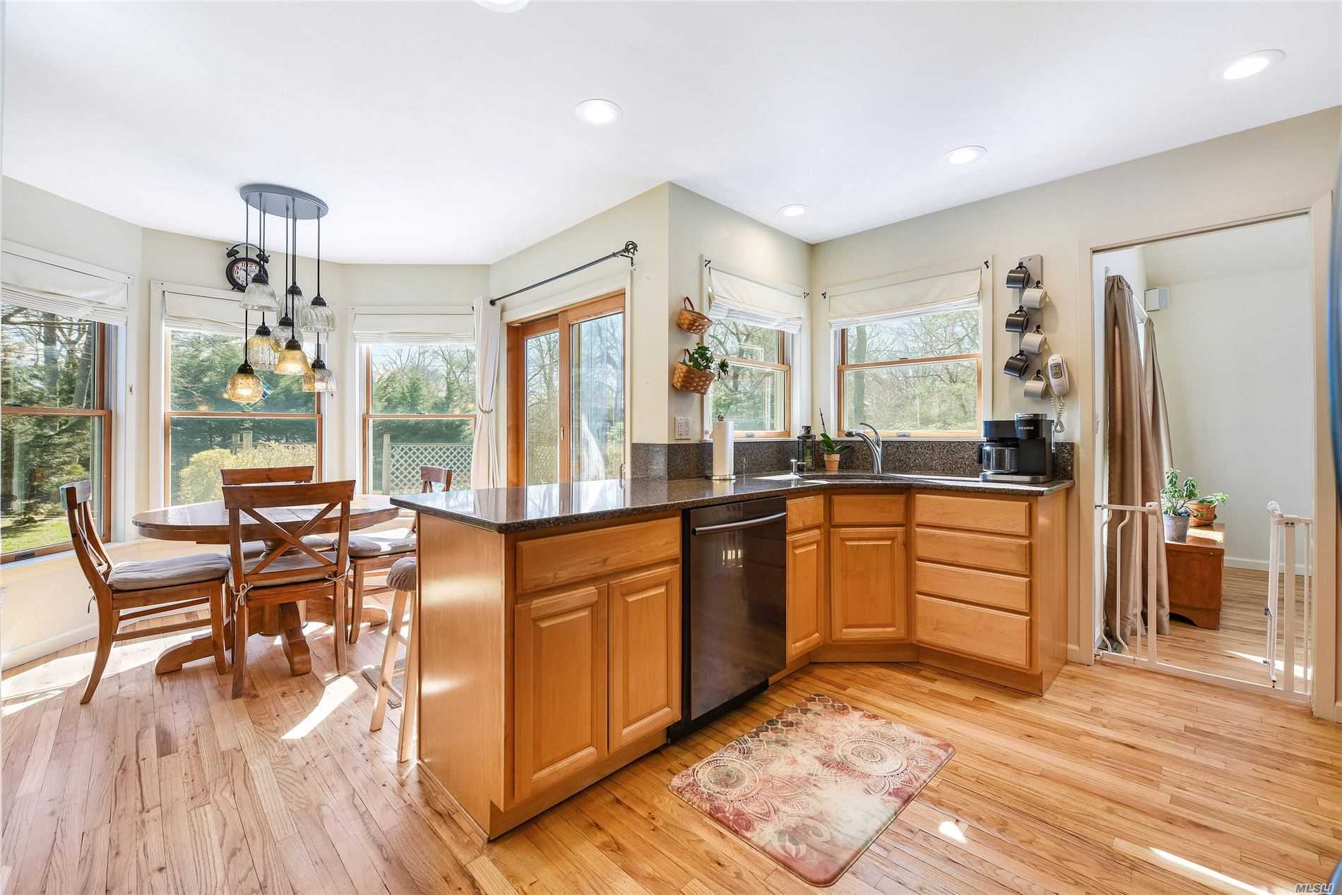 95 Country Club Road Bellport, NY 11713 - Photo 7 of 19