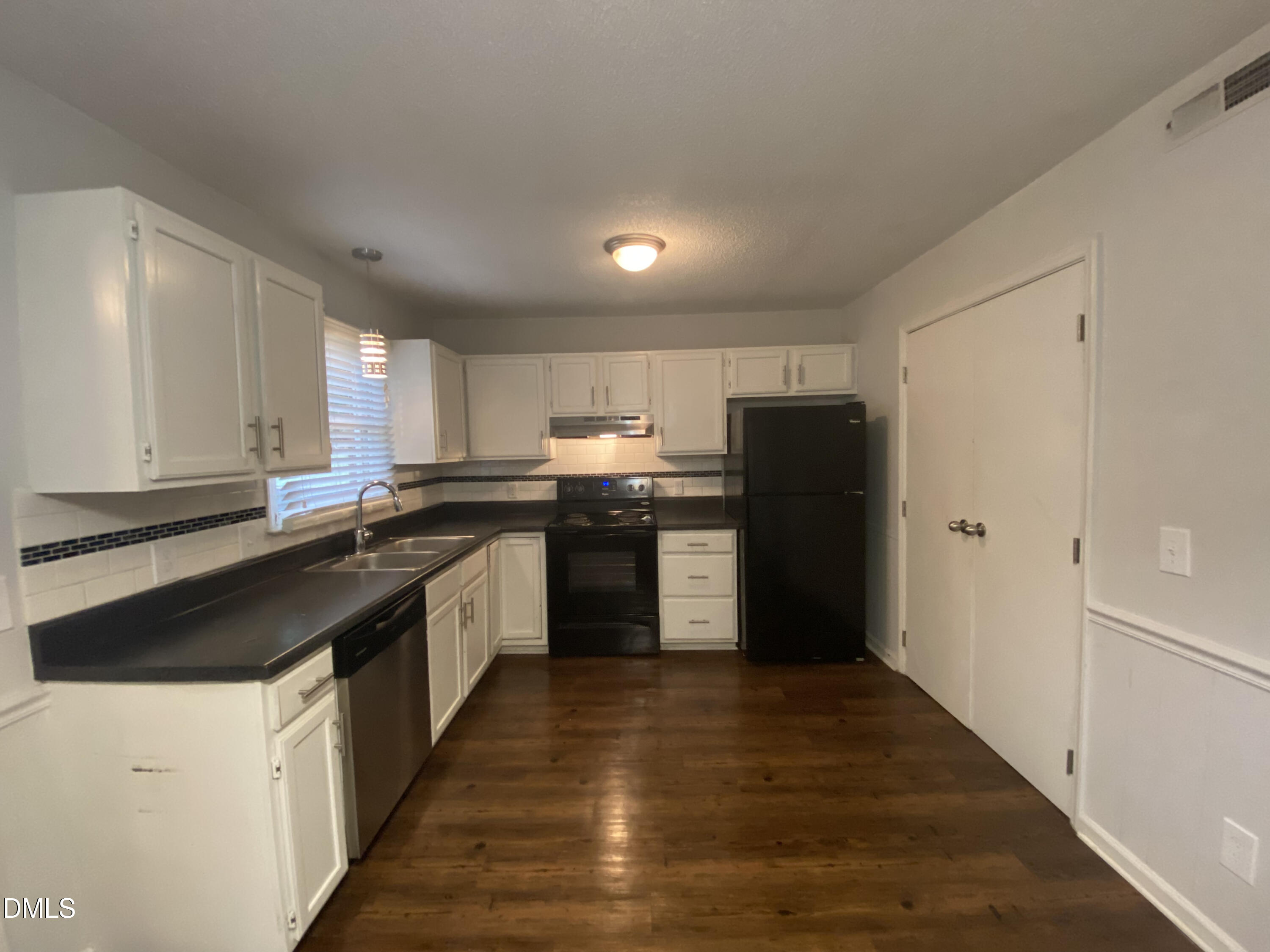 4036 Greenleaf Street Raleigh, NC 27606 - Photo 7 of 20