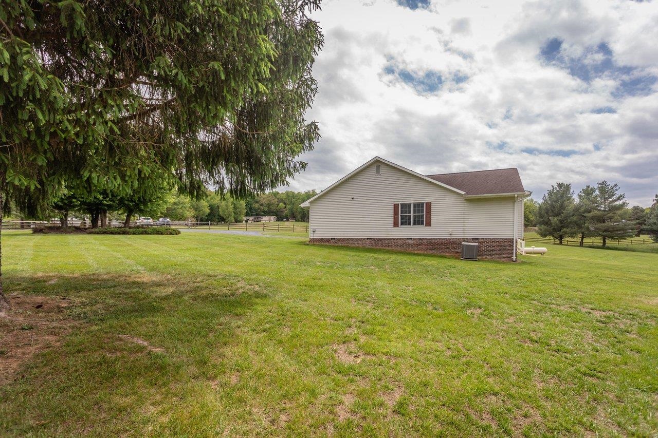 2220 Pine Woods Road Quicksburg, VA 22847 - Photo 11 of 75