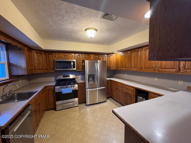 122 Deep Woods Lane Stroudsburg, PA 18360 - Photo 5 of 111 Large Kitchen