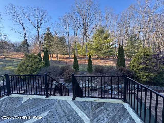 $497,000 | 122 Deep Woods Lane, Stroudsburg, PA 18360