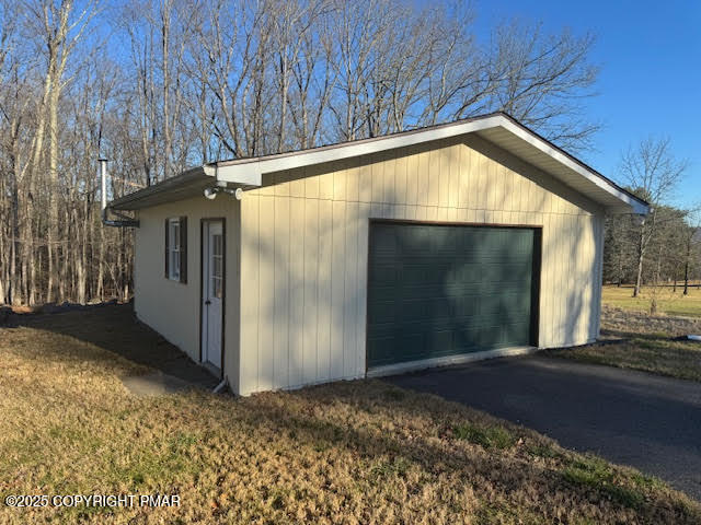 122 Deep Woods Lane Stroudsburg, PA 18360 - Photo 64 of 111 Heated Garage