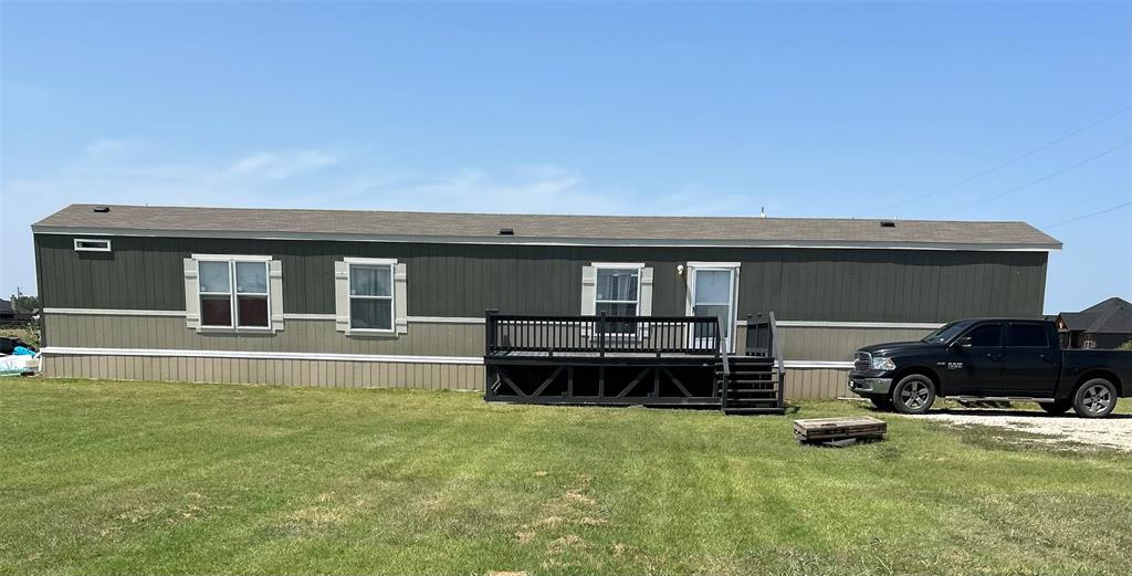 front view of house with a yard