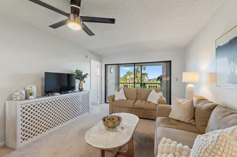 $184,900 | 13369 Touchstone Place, Unit 203, Palm Beach Gardens, FL 33418