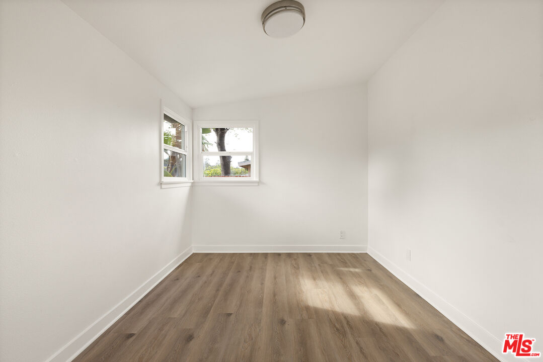 312 Chestnut Avenue Los Angeles, CA 90042 - Photo 15 of 20