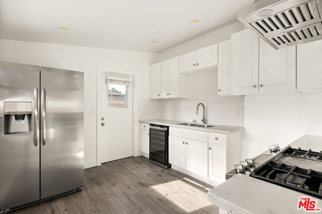 312 Chestnut Avenue Los Angeles, CA 90042 - Photo 3 of 20