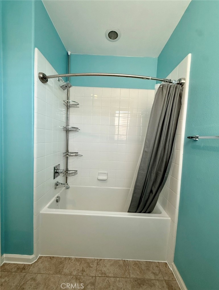 667 Desert Willow Road Azusa, CA 91702 - Photo 59 of 75 a bathroom with a shower and a tub