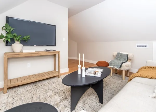 $1,149,900 | 89 Hardy Pond Road, Waltham, MA 02451