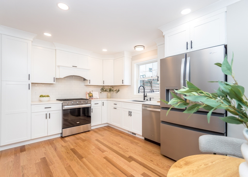 89 Hardy Pond Road Waltham, MA 02451 - Photo 10 of 39