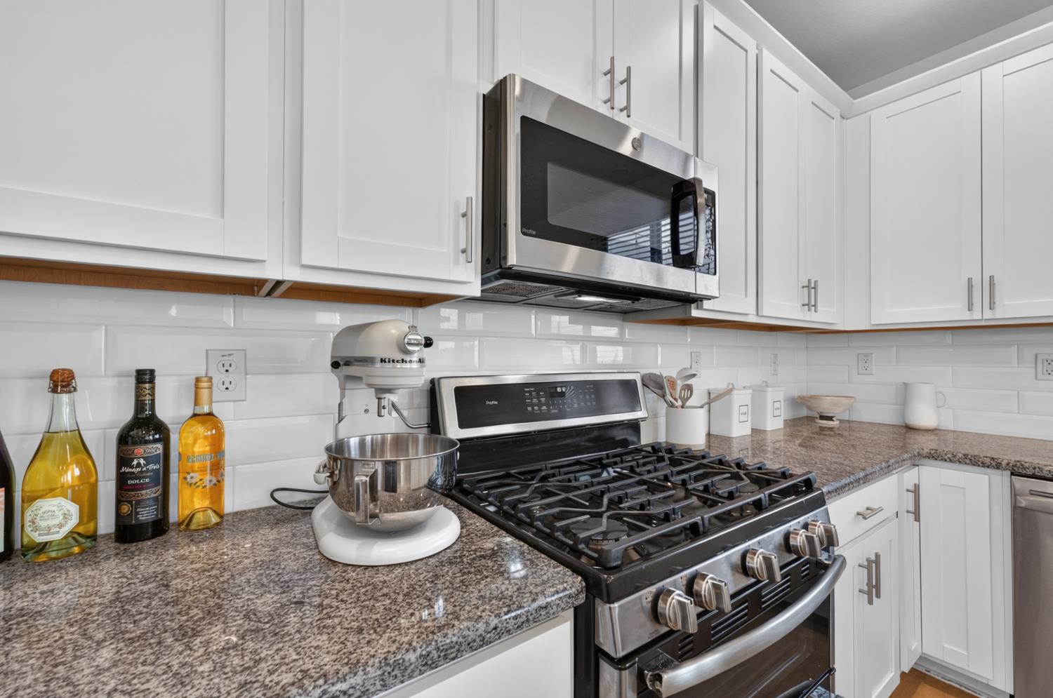 3863 Ivan Way Rancho Cordova, CA 95742 - Photo 18 of 54