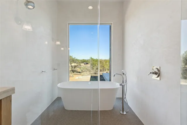 $3,373,944 | 101 Esperanto Way, Spicewood, TX 78669