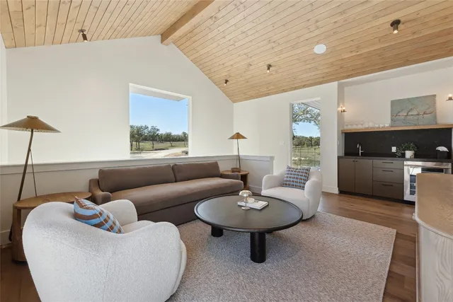 $3,373,944 | 101 Esperanto Way, Spicewood, TX 78669