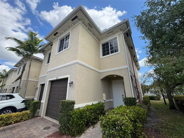 $3,000 | 2675 Southwest 81st Terrace, Unit 2683, Miramar, FL 33025