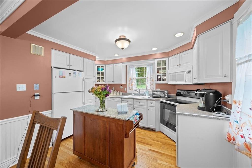 220 Ridgeview Drive Venetia, PA 15367 - Photo 4 of 15 Gallery Image 4