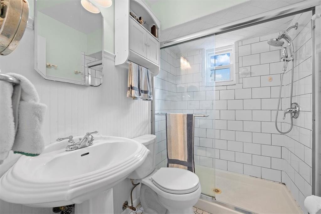 220 Ridgeview Drive Venetia, PA 15367 - Photo 10 of 15 Gallery Image 10