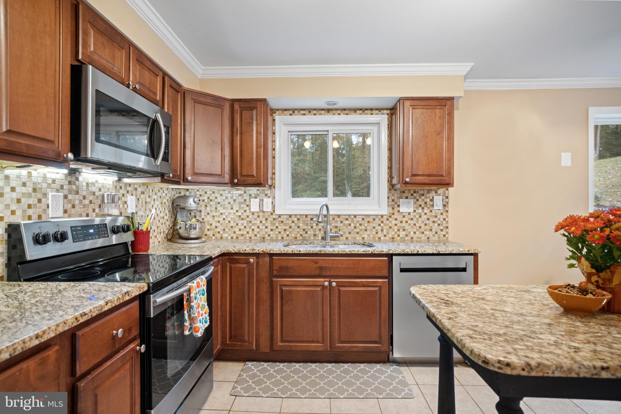 6420 Yates Ford Road Manassas, VA 20111 - Photo 12 of 57 Granite counter tops & stainless steel appliances