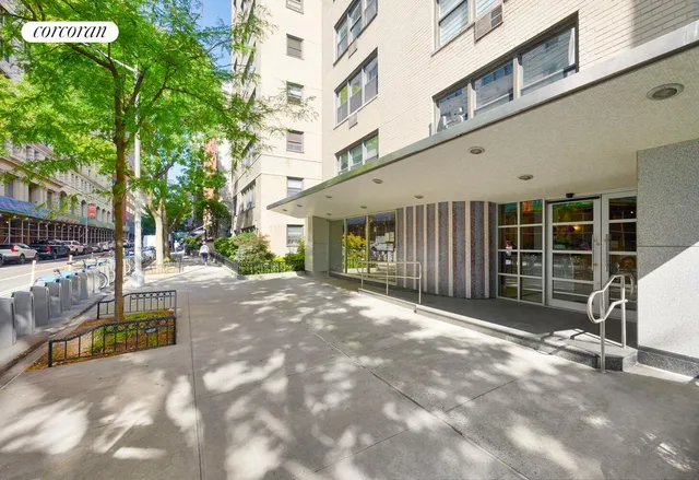$599,000 | 145 East 15th Street, Unit 9H | Gramercy