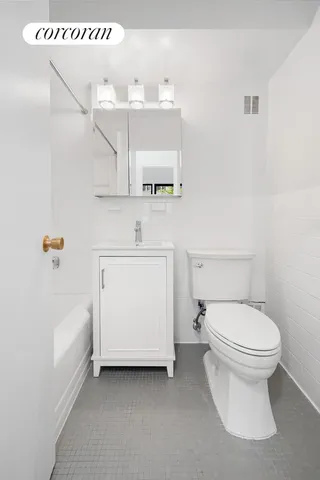 $599,000 | 145 East 15th Street, Unit 9H | Gramercy