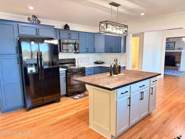 $875,000 | 273 West Rock Creek Road, New Bern, NC 28562