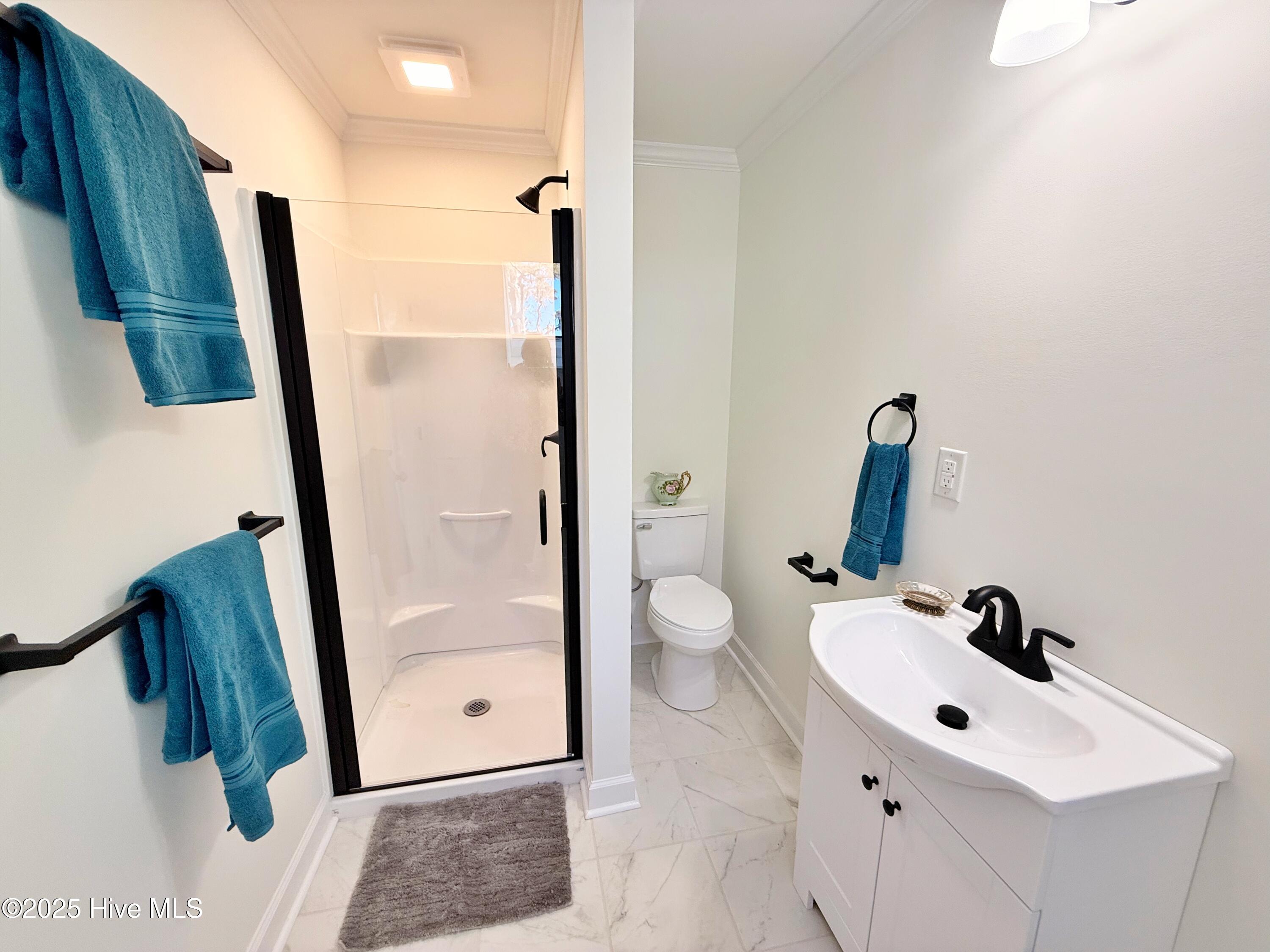 273 West Rock Creek Road New Bern, NC 28562 - Photo 35 of 43 Shared Bath 2