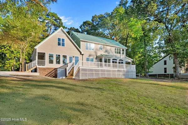 $838,000 | 273 West Rock Creek Road, New Bern, NC 28562