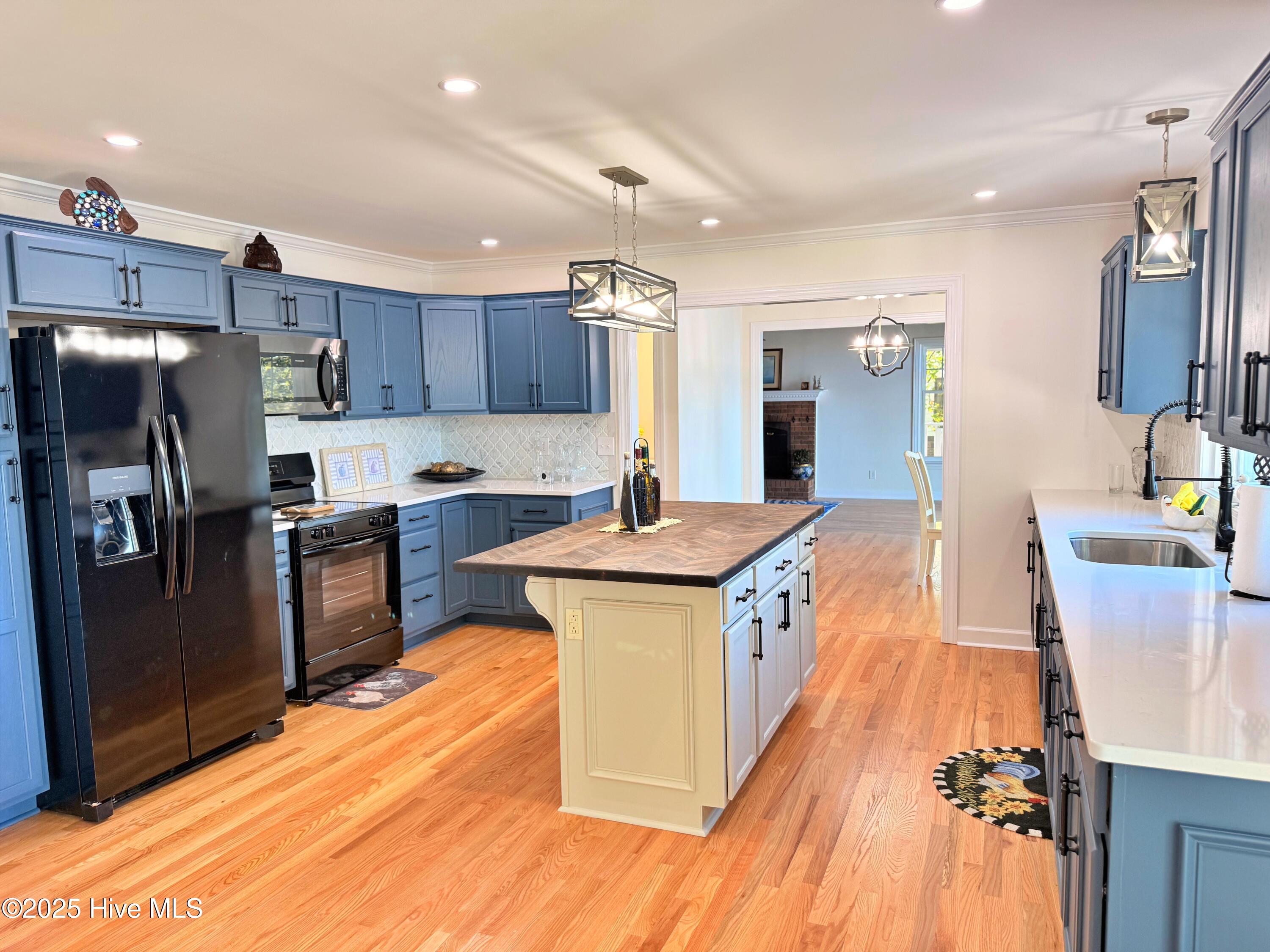273 West Rock Creek Road New Bern, NC 28562 - Photo 5 of 43 kitchen whole