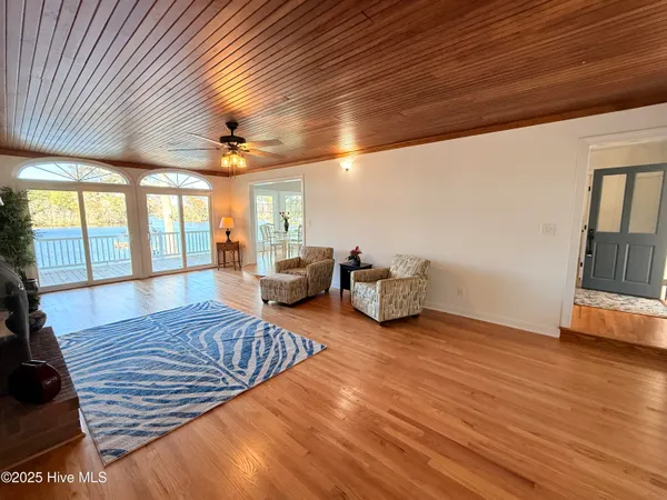 $838,000 | 273 West Rock Creek Road, New Bern, NC 28562