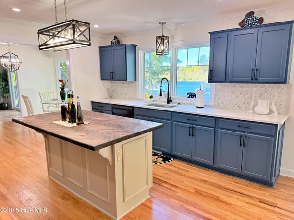 $838,000 | 273 West Rock Creek Road, New Bern, NC 28562