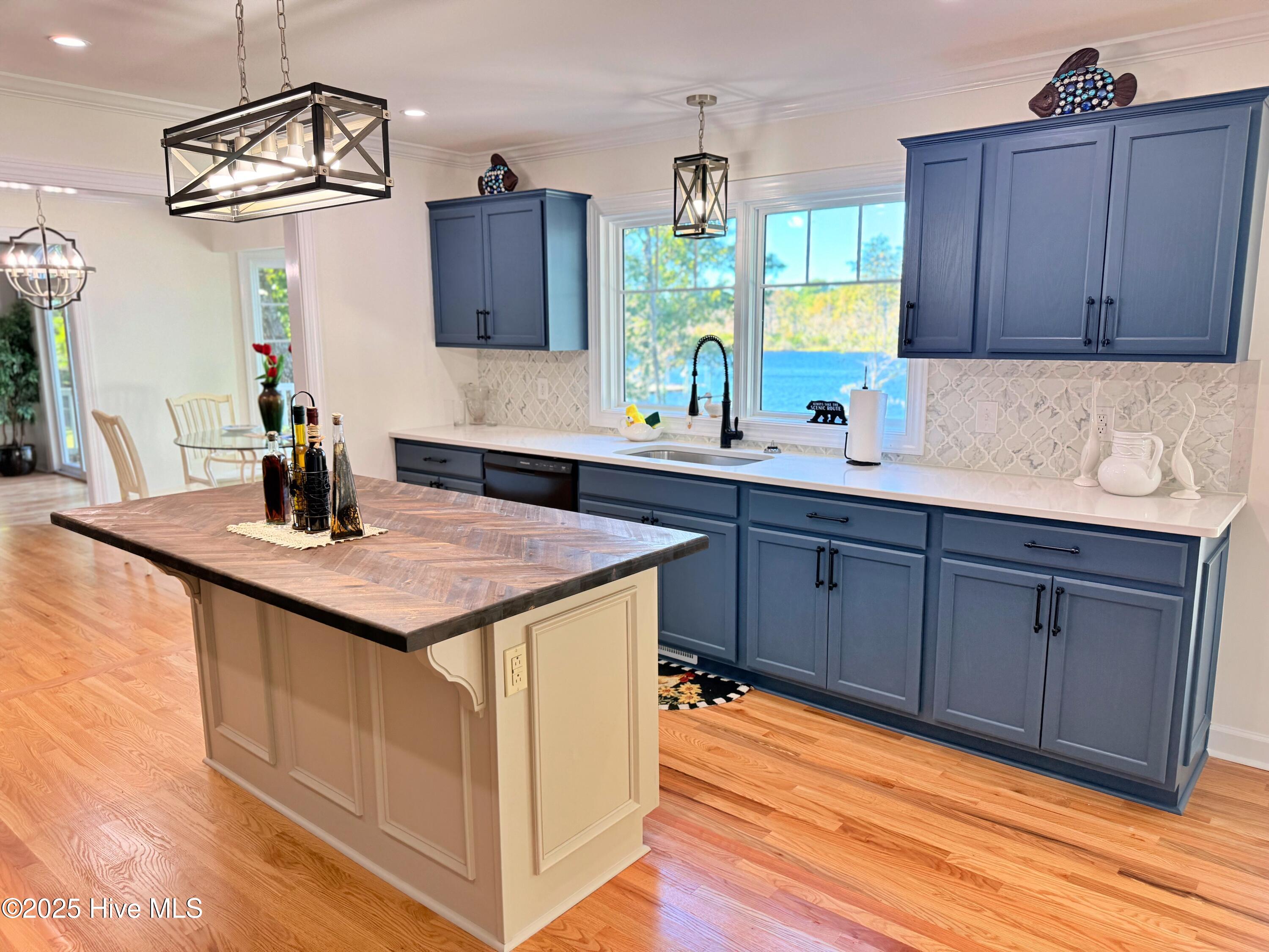 273 West Rock Creek Road New Bern, NC 28562 - Photo 10 of 43 island and sink