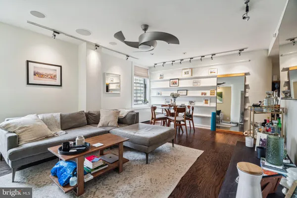 $4,450 | 219-29 South 18th Street, Unit 1412, Philadelphia, PA 19103