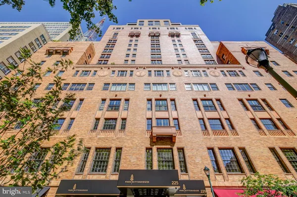 $4,450 | 219-29 South 18th Street, Unit 1412, Philadelphia, PA 19103