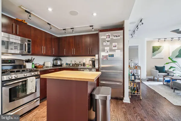 $4,450 | 219-29 South 18th Street, Unit 1412, Philadelphia, PA 19103