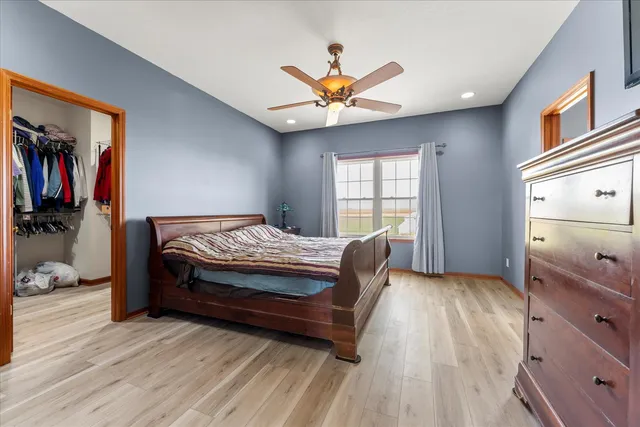 $410,000 | 1376 East 2950 North Road, Mansfield, IL 61854