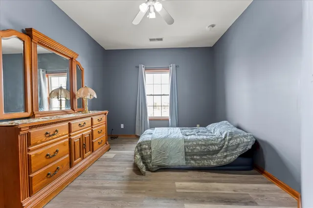 $410,000 | 1376 East 2950 North Road, Mansfield, IL 61854