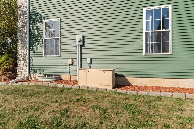 $410,000 | 1376 East 2950 North Road, Mansfield, IL 61854