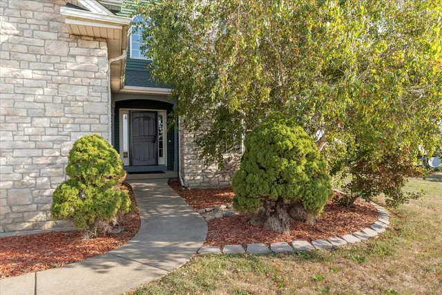 $410,000 | 1376 East 2950 North Road, Mansfield, IL 61854