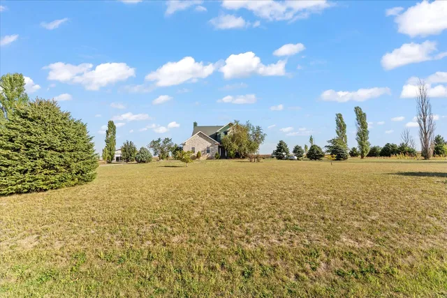 $410,000 | 1376 East 2950 North Road, Mansfield, IL 61854