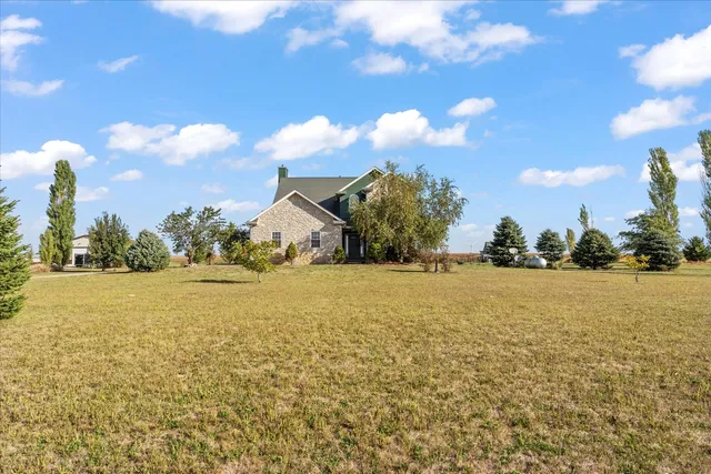 $410,000 | 1376 East 2950 North Road, Mansfield, IL 61854