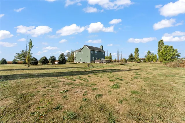 $410,000 | 1376 East 2950 North Road, Mansfield, IL 61854