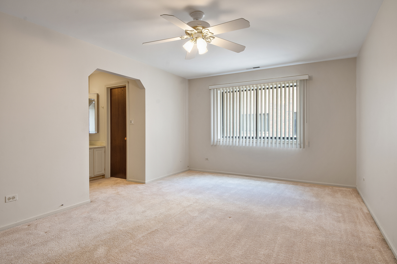 9242 Gross Point Road, Unit B211 Skokie, IL 60077 - Photo 13 of 19 Gallery Image 13