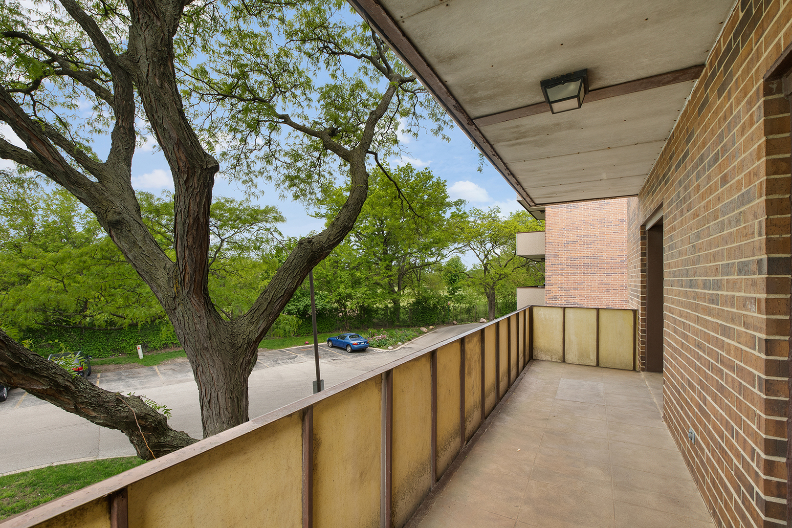 9242 Gross Point Road, Unit B211 Skokie, IL 60077 - Photo 18 of 19 Gallery Image 18